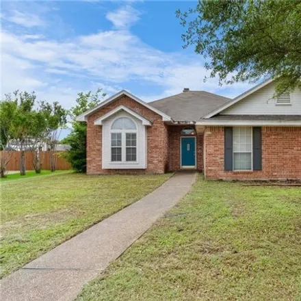 Buy this 3 bed house on 212 Greystone Drive in Hewitt, McLennan County