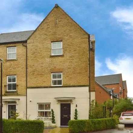 Buy this 4 bed townhouse on Merman Rise in Harlow Crescent, Milton Keynes