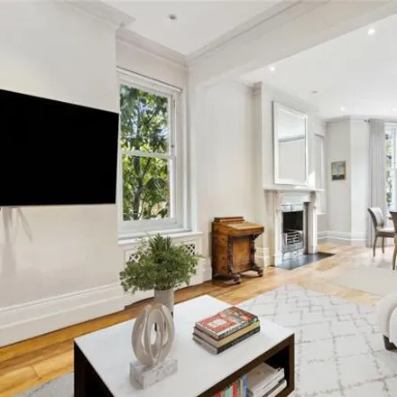 Image 1 - Prince of Wales Drive, London, SW11 4SD, United Kingdom - House for sale