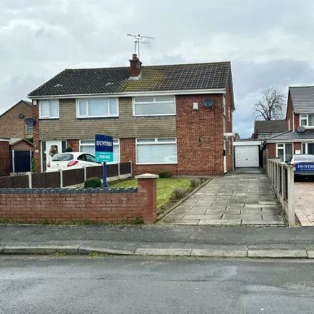 Buy this 3 bed duplex on Harfield Gardens in Ellesmere Port, CH66 4TD