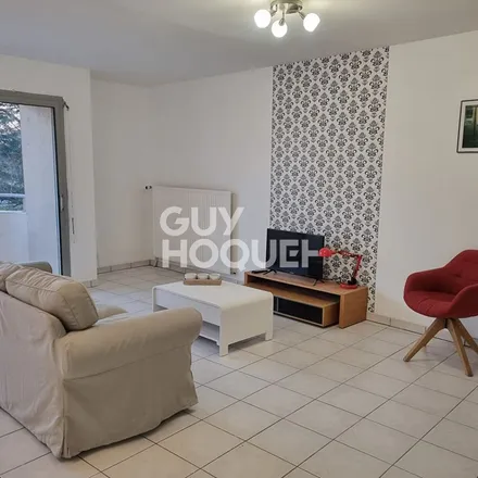 Rent this 2 bed apartment on 5 Rue Georges Clemenceau in 85200 Fontenay-le-Comte, France