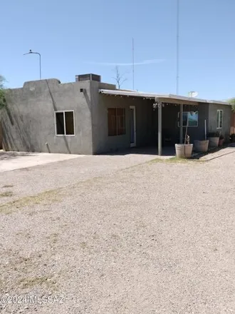 Buy this 5 bed house on 812 West 34th Street in Tucson, AZ 85713
