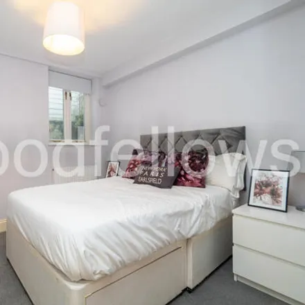 Image 8 - Earlsfield Road, London, SW18 4EL, United Kingdom - Room for rent