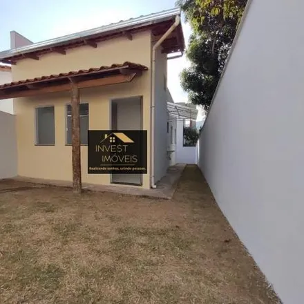 Buy this 2 bed house on Andréa - Calçados e Acessórios in Avenida Getúlio Vargas, Mateus Leme - MG