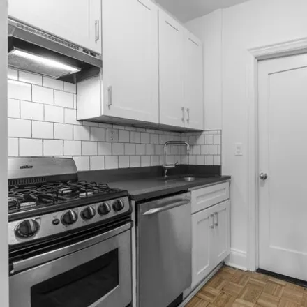 Image 7 - 50 Greenwich Avenue, New York, NY 10011, USA - House for rent
