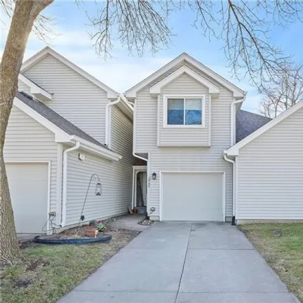 Buy this 2 bed house on 3998 92nd Drive in Urbandale, IA 50322