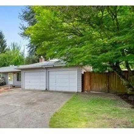 Buy this 3 bed house on 1276 SE 36th Ave in Hillsboro, Oregon