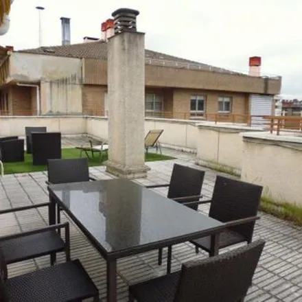 Rent this 3 bed apartment on Iturser S.L. in Calle Esquíroz, 31007 Pamplona