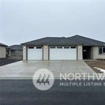Buy this 3 bed house on 6th Avenue Northeast in Ephrata, WA 98823