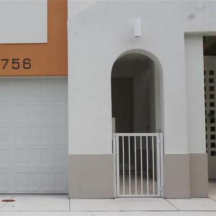 Rent this 3 bed townhouse on unnamed road in Davie, FL 33314