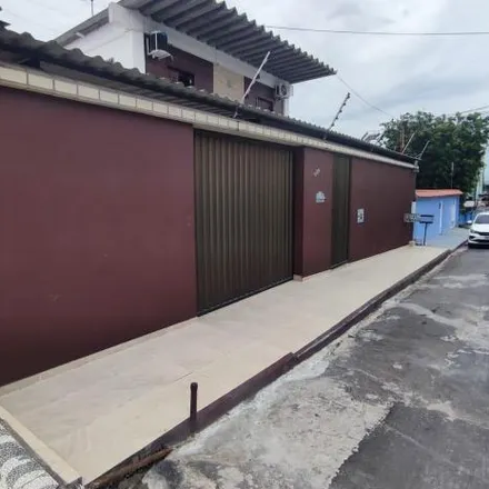Buy this 5 bed house on Comissão de Defesa Sanitária Anival e Vegetal in Rua Maria da Fé, Japiim
