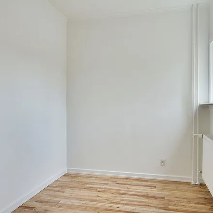 Rent this 4 bed apartment on Jægersborgvej 72 in 2800 Kongens Lyngby, Denmark