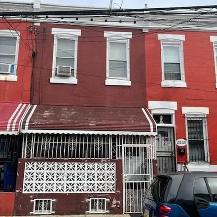Image 2 - Tavares Grocery, 2801 North Lawrence Street, Philadelphia, PA 19133, USA - Townhouse for sale