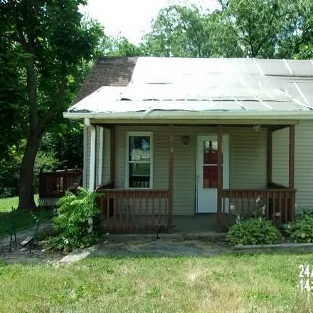 Image 1 - 215 N Cleveland Ave, Thayer, Illinois, 62689 - House for sale
