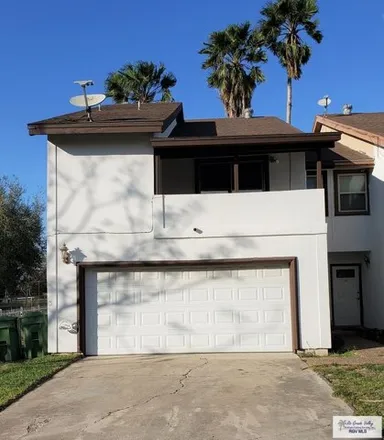 Rent this 3 bed townhouse on 175 Avenida Morelos in Rancho Viejo, Cameron County