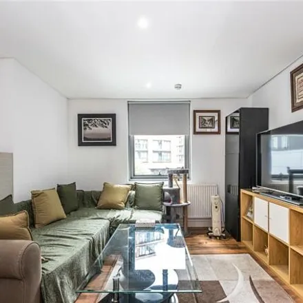 Buy this 1 bed apartment on 4 Merchant Square in London, W2 1AS