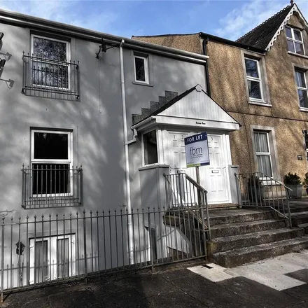 Rent this 2 bed duplex on Co-Op Lane in Pennar, SA72 6XJ
