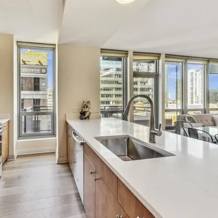 Image 6 - 565 West Quincy Street, Chicago, IL 60661, USA - Condo for sale