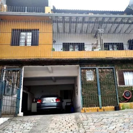 Buy this studio house on Escola Municipal Professor Aristides da Costa e Silva in Avenida Henrique Gonçalves Baptista 1097, Jardim Itaquiti