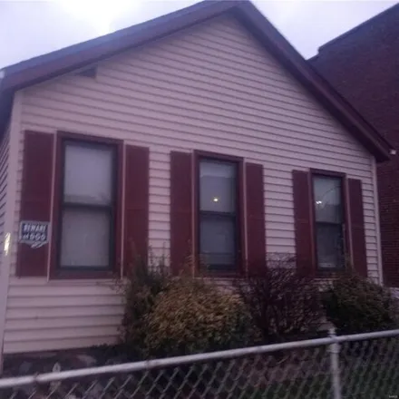Buy this 2 bed house on 3076 Osage Street in St. Louis, MO 63118
