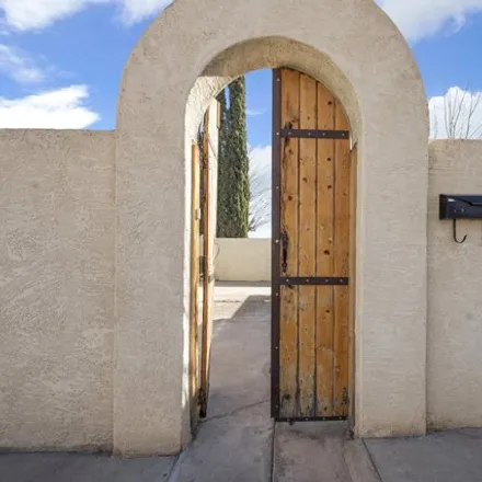Image 5 - 619 Adams Street Northeast, Albuquerque, NM 87110, USA - House for sale