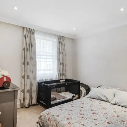 Image 5 - 23-44 Cornwall Terrace Mews, London, NW1 5LF, United Kingdom - Apartment for rent