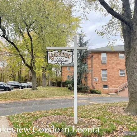 Image 7 - 13 Lakeview Avenue, Leonia, Bergen County, NJ 07605, USA - Condo for rent