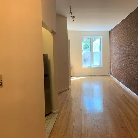 Rent this studio apartment on 100 W 86th St