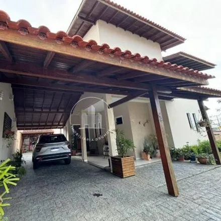 Buy this 5 bed house on Rua Professor Américo Vespúcio Prates in Carianos, Florianópolis - SC