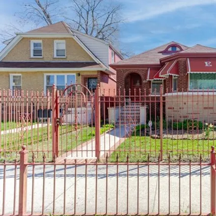 Buy this 3 bed house on 8123 South Crandon Avenue in Chicago, IL 60617