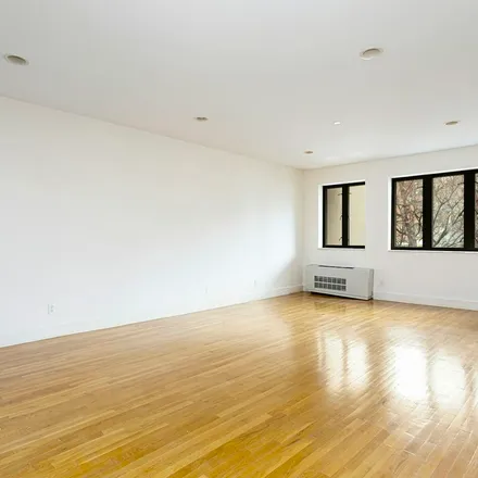 Image 4 - 235 East 2nd Street, New York, NY 10009, USA - Apartment for rent