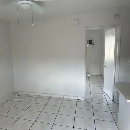 Image 5 - 110 West 26th Street, Hialeah, FL 33010, USA - Apartment for rent