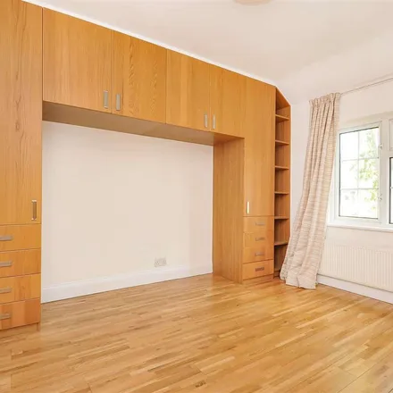 Rent this 3 bed duplex on 73 Boileau Road in London, SW13 9BW