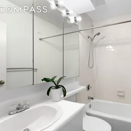 Image 5 - The Broadway, West 81st Street, New York, NY 10024, USA - Condo for rent