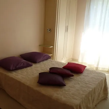 Rent this 3 bed apartment on Avignon in Vaucluse, France
