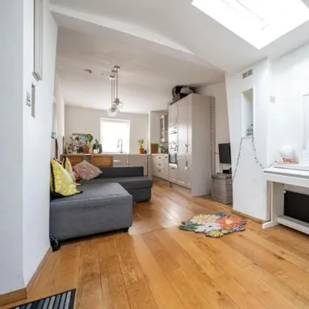 Image 2 - Pensbury Place, London, SW8 2XR, United Kingdom - Apartment for sale