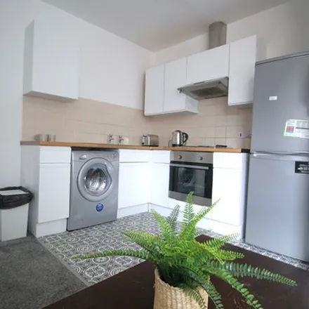 Rent this 3 bed apartment on University of Leeds in Hyde Street, Leeds