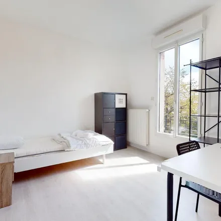 Rent this 4 bed apartment on 68 Rue de Strasbourg in 94700 Maisons-Alfort, France