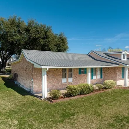 Buy this 3 bed house on 699 Avenue B in Golden Meadow, Lafourche Parish