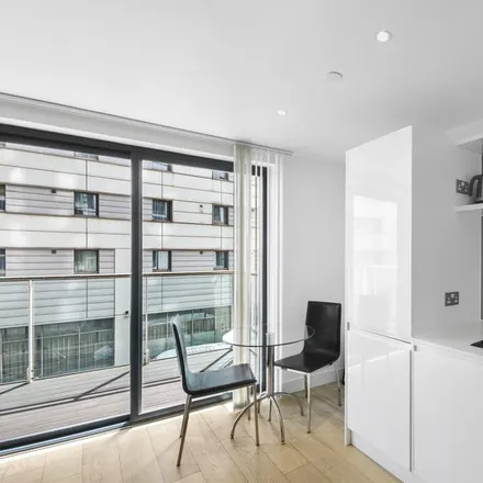 Image 3 - Kensington Apartments, Cityscape, 1 Pomell Way, Spitalfields, London, E1 6LW, United Kingdom - Apartment for rent
