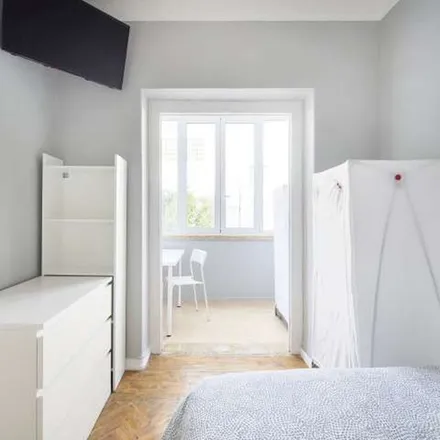 Rent this 6 bed apartment on Rua Aniceto do Rosário 8 in 2700-059 Amadora, Portugal