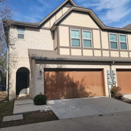 Rent this 3 bed townhouse on 8737 Tudor Place in Dallas, TX 75228