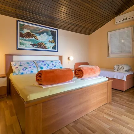Rent this 2 bed apartment on 51264 Jadranovo