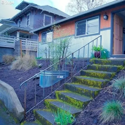Buy this 3 bed house on 3410 Southeast Grant Court in Portland, OR 97214