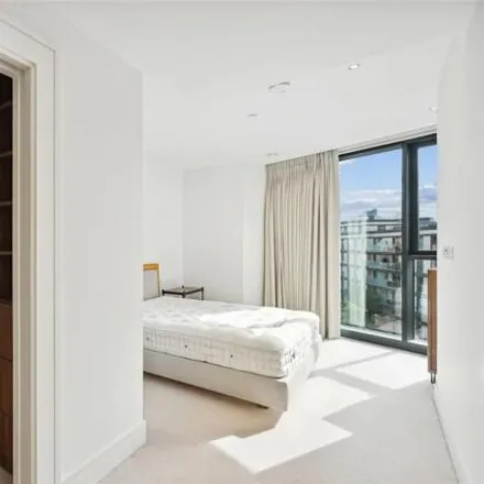 Image 7 - Lighterman Towers, Harbour Avenue, London, SW10 0BD, United Kingdom - Apartment for rent