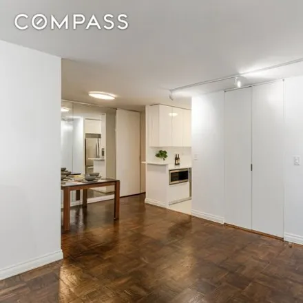 Image 5 - 155 East 38th Street, New York, NY 10016, USA - Condo for rent
