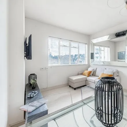 Rent this 1 bed apartment on 3 Markham Place in London, SW3 3JX