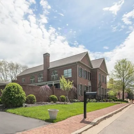 Image 2 - 3401 Briercroft Way, Lexington, KY 40516, USA - Townhouse for sale