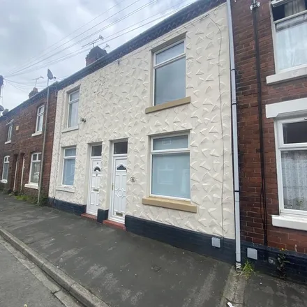 Rent this 2 bed townhouse on Ramsbottom Street in Crewe, CW1 3BW