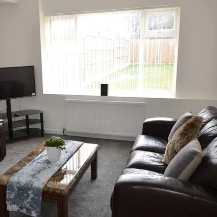 Rent this 5 bed house on Wolverhampton in WV11 1RH, United Kingdom